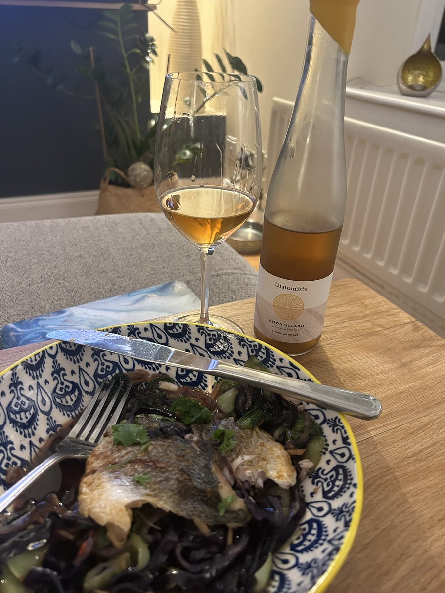 StAndrewsTim's tweet photo. Because current affairs are utterly appalling, I’m sharing an amazing discovery tonight. My wife has nipped back to France 🇫🇷 to sort the house out, therefore I can drink Sherry on my own. Here it is:
Amontillado and soy sauce is a peach of a pairing. Sea bream 4 the win. https://t.co/LeXDg9xXsJ