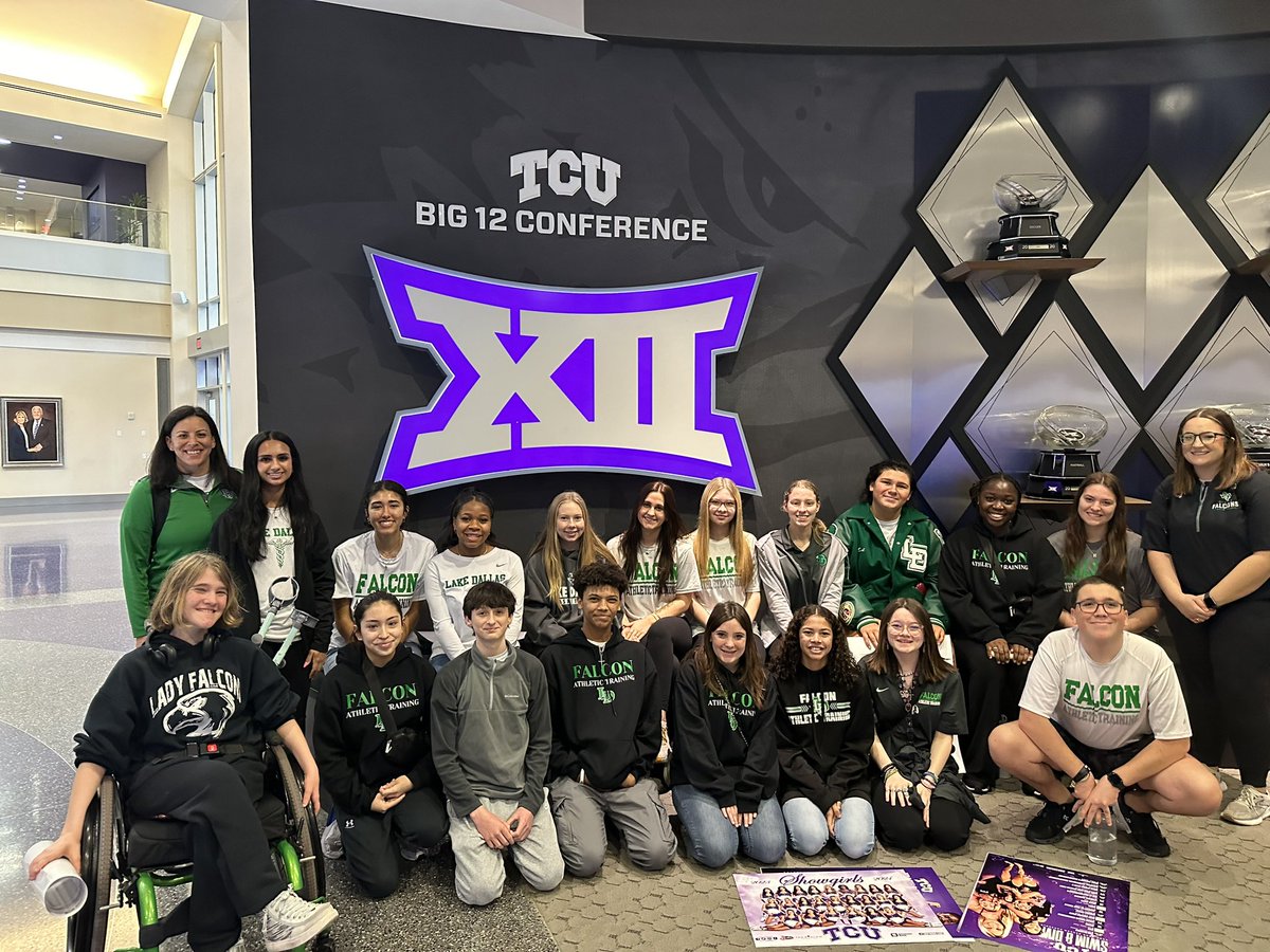 Thank you <a href="/TCUSportsMed/">Horned Frog Sports Medicine</a> for spending a few hours with our student athletic training program. We had a great time seeing the facilities, getting college questions answered , and learning a bit more about the profession. I see 🟣 in some of their futures!