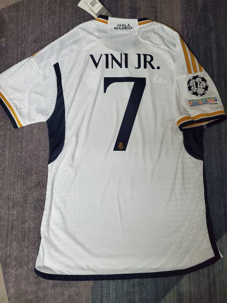 AdriRM33's tweet photo. 🚨 SORTEO INTERNACIONAL 🚨

Si el Real Madrid gana el derbi este domingo, sortearemos la camiseta de Vinícius Jr entre uno de los que den RT a este tweet y nos sigan a mí y @CamisetassShop 

- OPCIONAL: Mencionar a un amigo (doble participación) https://t.co/lfBMLQjK1o