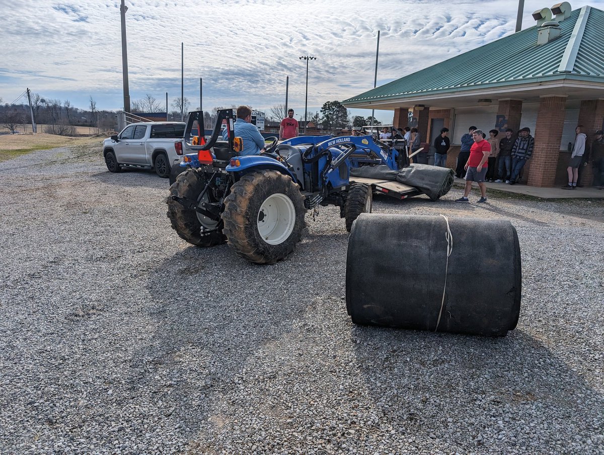 DCCOUGARS's tweet image. 🥎🥎🥎 Lady Cougar Softball 🥎🥎🥎
Lady Cougar Softball Complex getting  much needed improvements! New Turf for hitting facility, new rubber mats for indoor pitching area and some new LED lights for the field!!! Thank you @TyWeaver3 for all your help.
#cougarpride
#almosttime