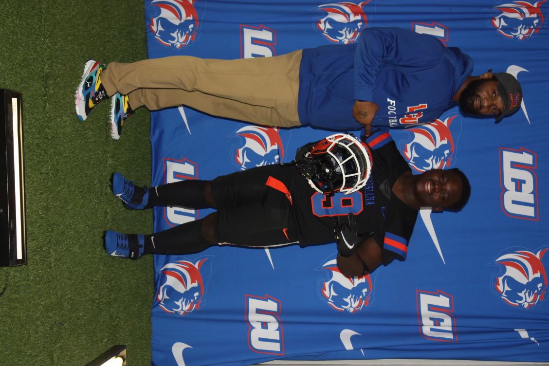 I am blessed and honoured to say that I have committed to Louisiana Christian University 🙏🙏❤️
<a href="/ReggieLeader1/">reginaldwilliams</a> <a href="/landry_hunter11/">Hunter Landry</a> <a href="/standiford_matt/">Coach Chop</a> <a href="/MitchCraft4211/">Mitch Craft</a> 
<a href="/LCAKnights/">LCAKnightsSports</a> <a href="/LCU_ftball/">LCU Football</a>