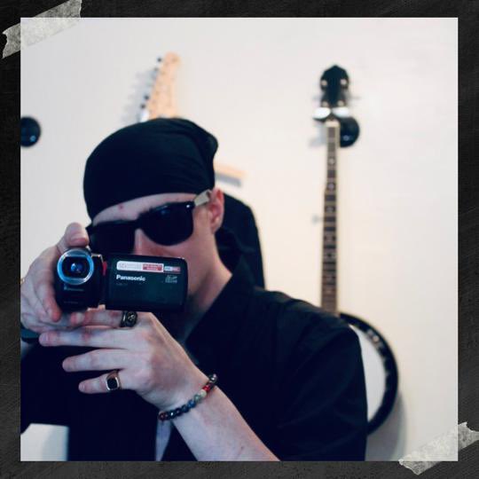 theblackskies_'s tweet photo. Throwback to pre-production last summer.
Now that it’s February, we can officially tell you that new music is coming next month.

-

📸: n.i.studios https://t.co/AhaqvCwtd1