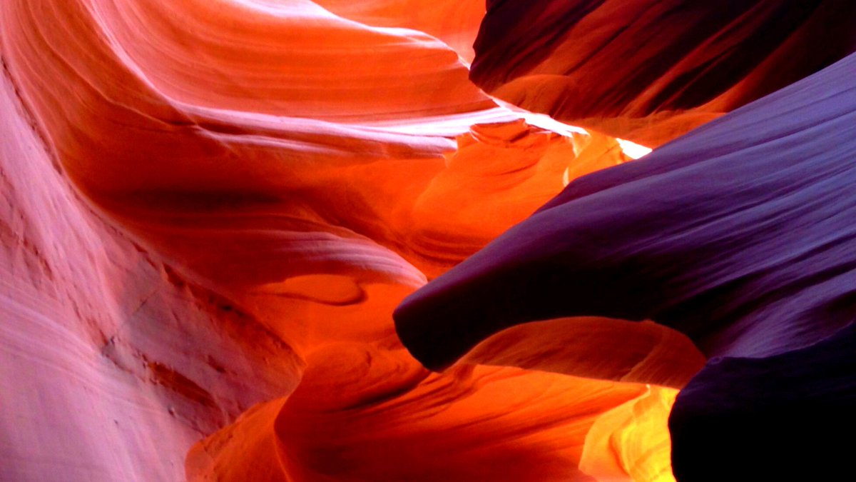 ✨🌟 #Inspiring places… Antelope Canyon, AZ, 🇺🇸
Great memory of a 4-week trip into the Wild West w/ my loved ones a few years ago. Do U recognize the artwork of my album Fools of Us?😉

#inspiringplaces #inspiration #creativity #rock  #triphop #triprock  #electronicmusic