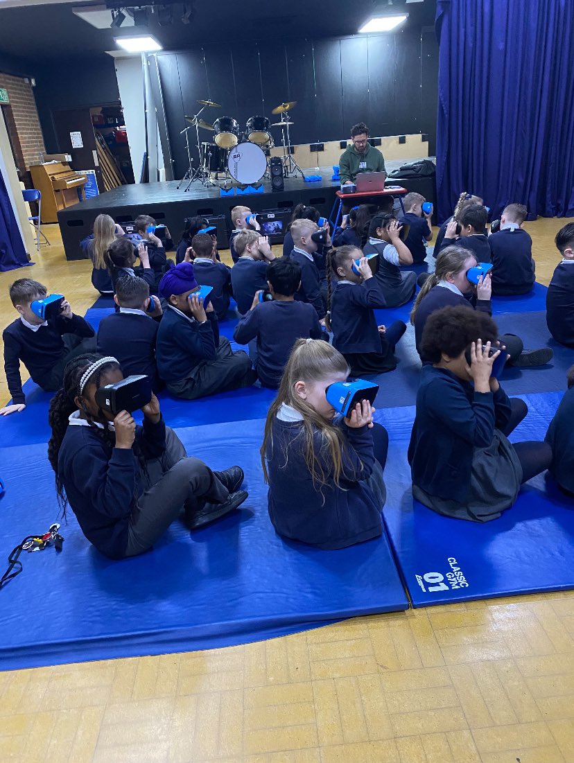 Year 3's Virtual Reality Experience. To enhance their Ancient Egyptian topic,  Year 3 got to travel to Ancient Egypt and witness the pyramids and tombs first hand.