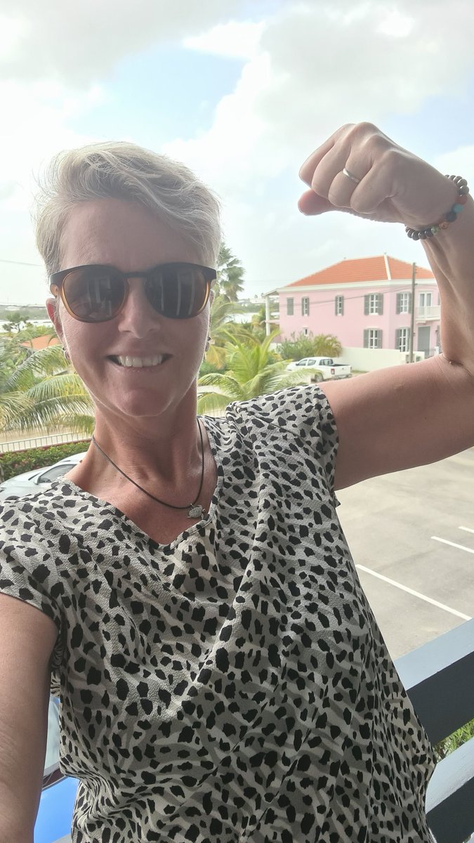 #flexfriday on Bonaire! Have a great weekend Peakers! @MyPeakChallenge @IslandPeakers @AOKPeakers @SamHeughan @CoachValbo