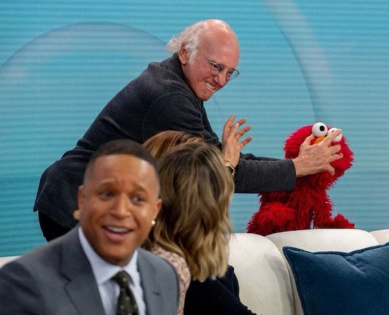tmonson23's tweet image. The entire internet trauma-dumped on Elmo and then he was attacked by Larry David in front of his father on live television. This is the kind of high-profile celebrity drama that Miss Piggy could only dream of.