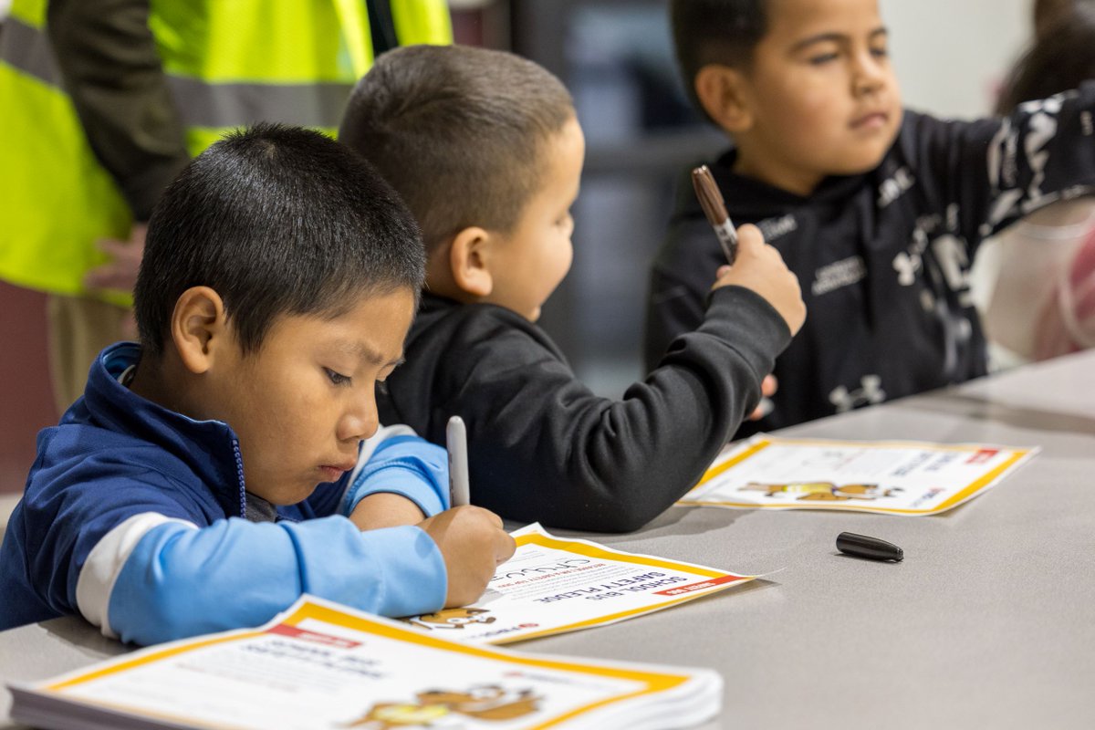 FirstStudentInc's tweet image. ❤️ 🚌 It's #lovethebus month and #SafetyDog is on tour. Yesterday he spent time at @PortervilleUSD in Porterville, CA. More than 300 students from two of the district's elementary schools participated and learned to be #doggonesafe bus riders. #caringforstudents #focusonsafety