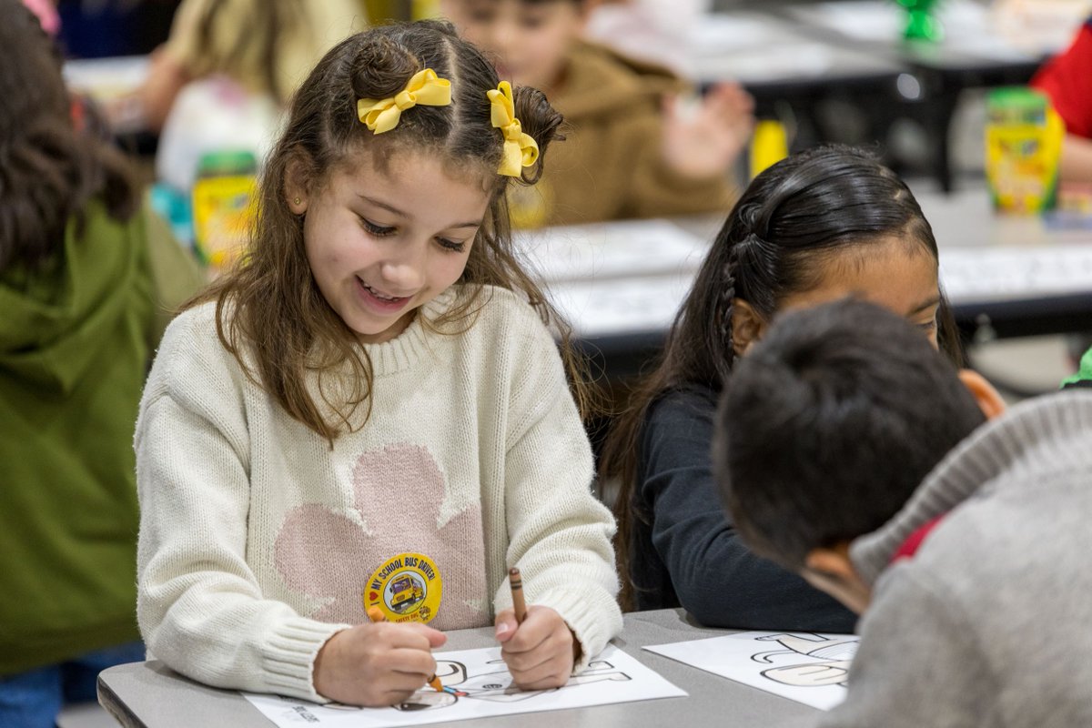 FirstStudentInc's tweet image. ❤️ 🚌 It's #lovethebus month and #SafetyDog is on tour. Yesterday he spent time at @PortervilleUSD in Porterville, CA. More than 300 students from two of the district's elementary schools participated and learned to be #doggonesafe bus riders. #caringforstudents #focusonsafety
