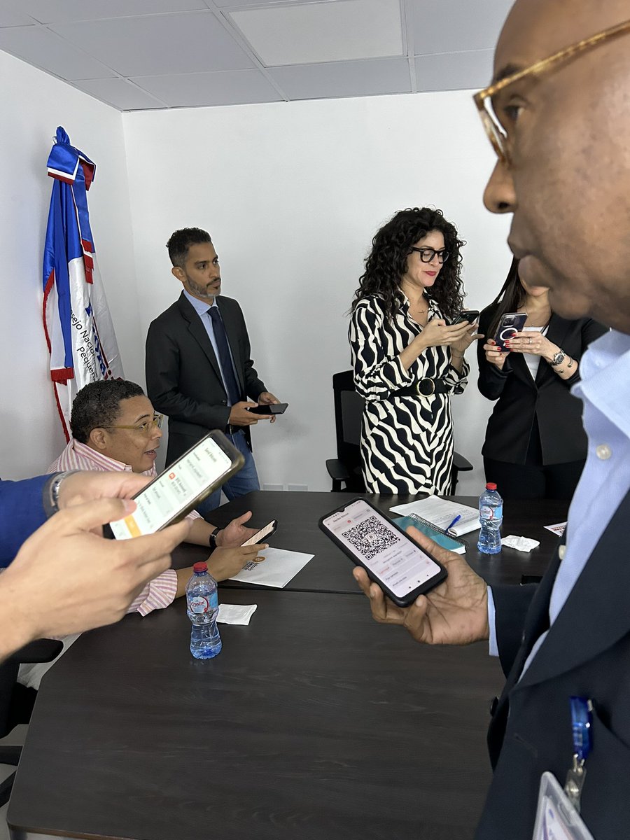 btcdominicana's tweet photo. Today’s spotlight: #Bitcoin! Engaging session with @Promipyme_RD staff in our inaugural #BitcoinDominicana meeting. Discussed exciting plans for Bitcoin education and business development in 🇩🇴. Special thanks to @revoluto! Check out our presentation: https://t.co/pbjYDi7AxP https://t.co/ROAHOoc5AG