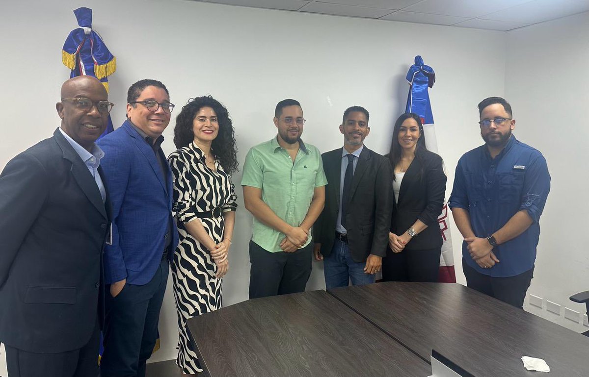 btcdominicana's tweet photo. Today’s spotlight: #Bitcoin! Engaging session with @Promipyme_RD staff in our inaugural #BitcoinDominicana meeting. Discussed exciting plans for Bitcoin education and business development in 🇩🇴. Special thanks to @revoluto! Check out our presentation: https://t.co/pbjYDi7AxP https://t.co/ROAHOoc5AG