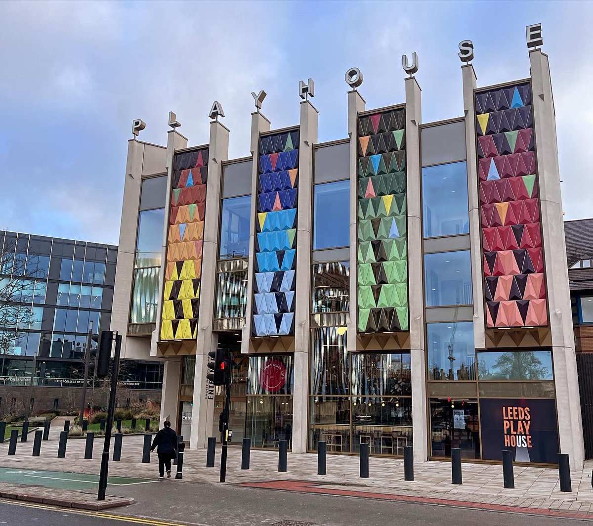 Thank you to @interplayleeds for a fantastic day yesterday, hosted at @LeedsPlayhouse. It was fantastic to visit the playhouse for the first time. Wonderful to spend the day in in the fantastic sensory theatre sector. Loved seeing My Life with the Wave, the photo says it all 🌊