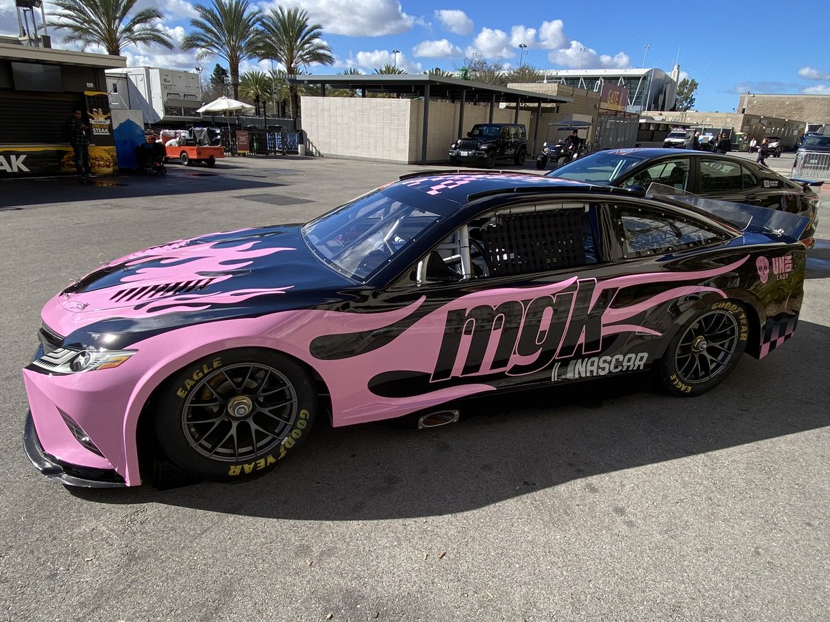 jeff_gluck's tweet photo. Hey, it’s an MGK race car. @machinegunkelly https://t.co/sgKNo9yXgG