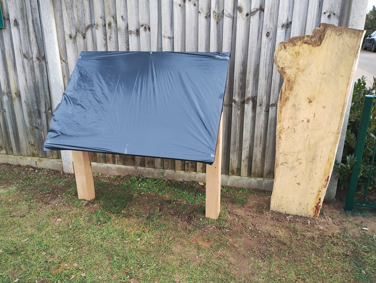 GreenwaysProj's tweet image. More work on the Rushmere Parish Council Enchanted Tree Trail today - information board and printed screens installed, ready for the grand opening next Saturday. @EastSuffolk @IpswichGov @UKrubbishwalks #trees #treetrail #rushmerestandrew