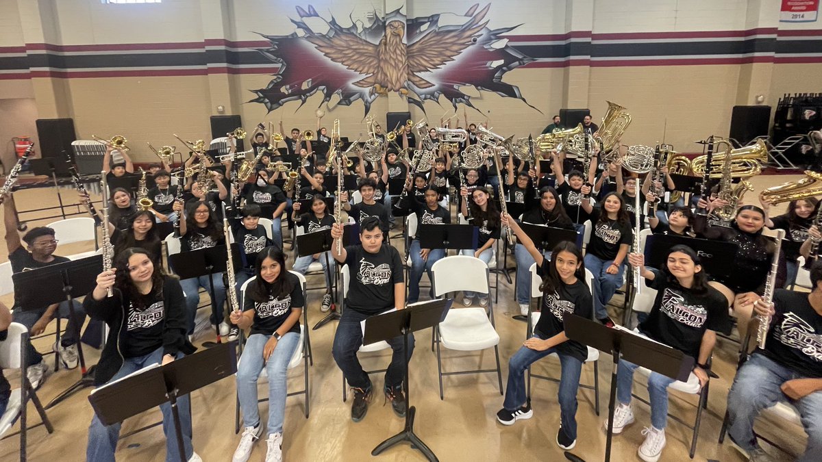 Fossumband's tweet photo. Great performance today by the Fossum Falcon Band!  We loved performing for our future Falcons!  @fossumfalconms1 @scholarpride @hendricksstars @GarzaUnicorns @mcallenfinearts https://t.co/EiDKvCtz3C