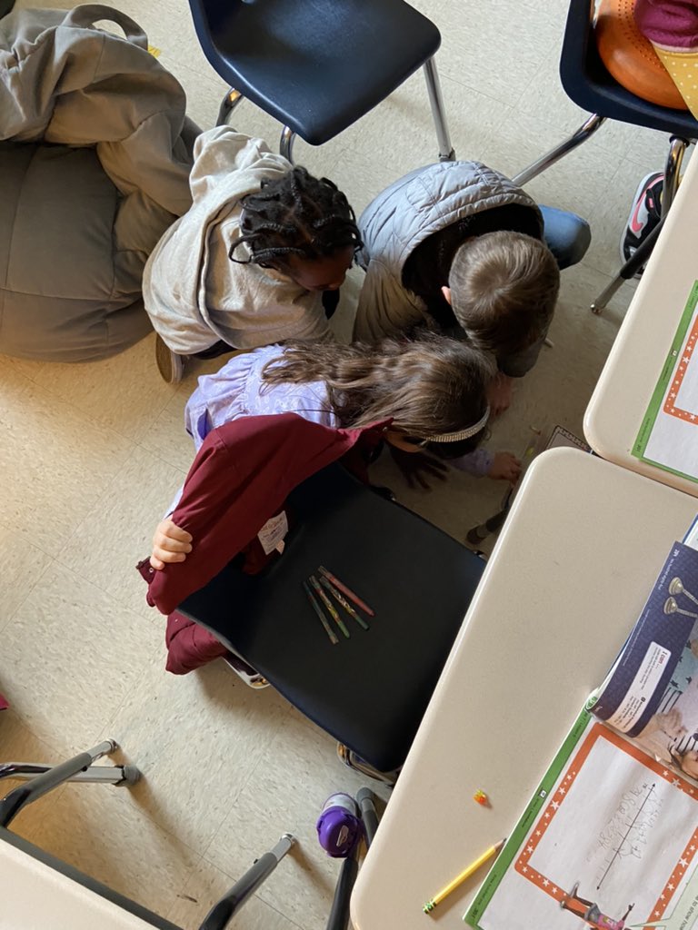 BGRicca's tweet image. #FirstGradeMagic w/@kate_eminger: number line counting, helping a friend when their supplies fall on the floor, and a dance party break! 

@domgiusti 

#RIed #EGPS #proudsuperintendent