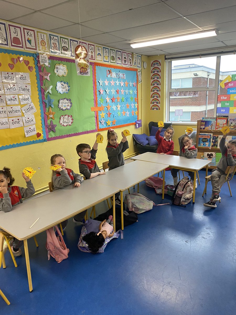 Today we learned how to read ‘o clock’ on an analogue clock. ⏰ we had fun making different times 🕰️