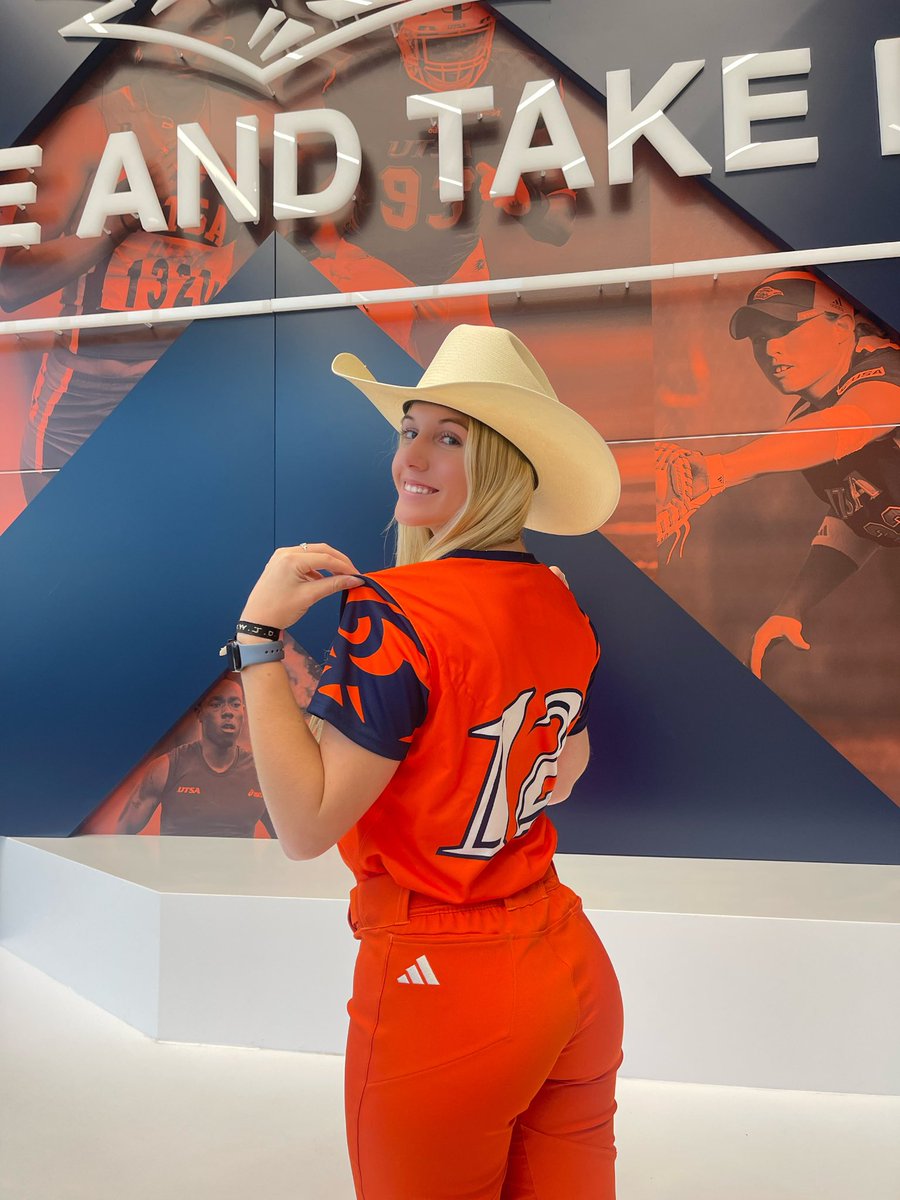 SydneyMcReynol8's tweet image. Year 1 in the 210 #pluckem