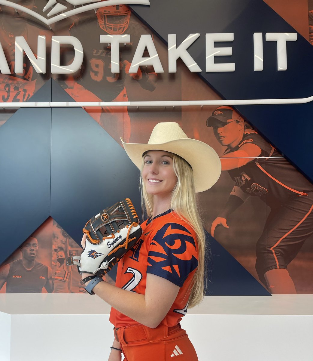 SydneyMcReynol8's tweet image. Year 1 in the 210 #pluckem