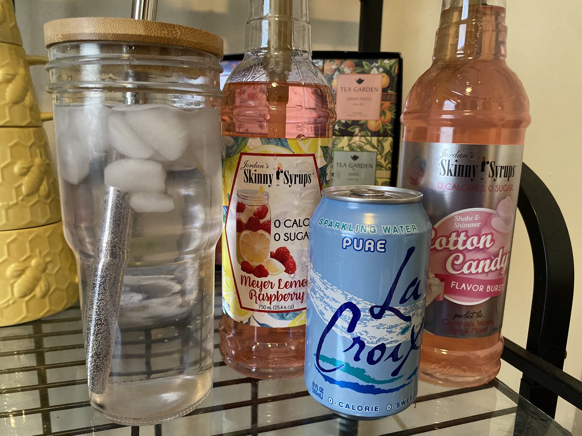 For my friends who are quitting the sugary pop but like the fizz here’s my favorite alternative using LaCroix Sparkling Water and Skinny Syrups ☺️❤️🌻 #asmr #lacroix #healthylifestyle #skinnymixes 

Video in comments 😘