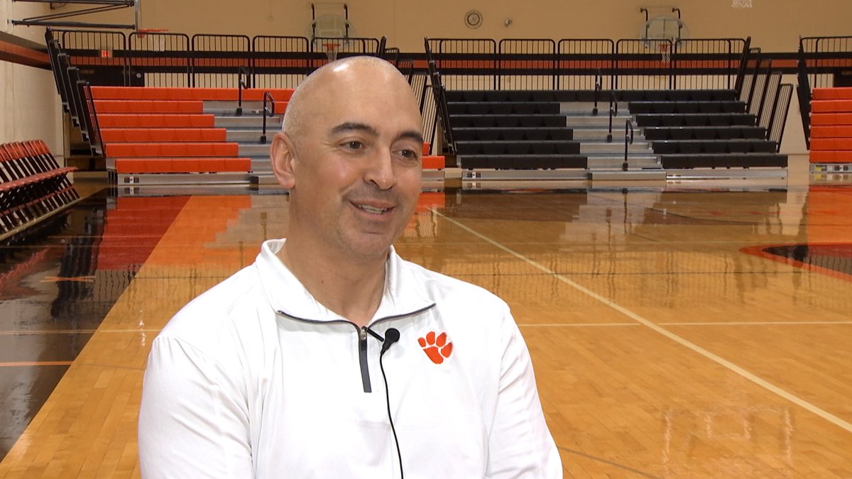 Tonight on "OT" the Hononegah-Boylan girls game &amp; Byron vs. R. Christian boys lead our highlights. Regan has a spotlight feature story on Lily Esparza &amp; I talk Byron girls hoops with coach Eric Yerly. See you at 11pm on Fox 39!