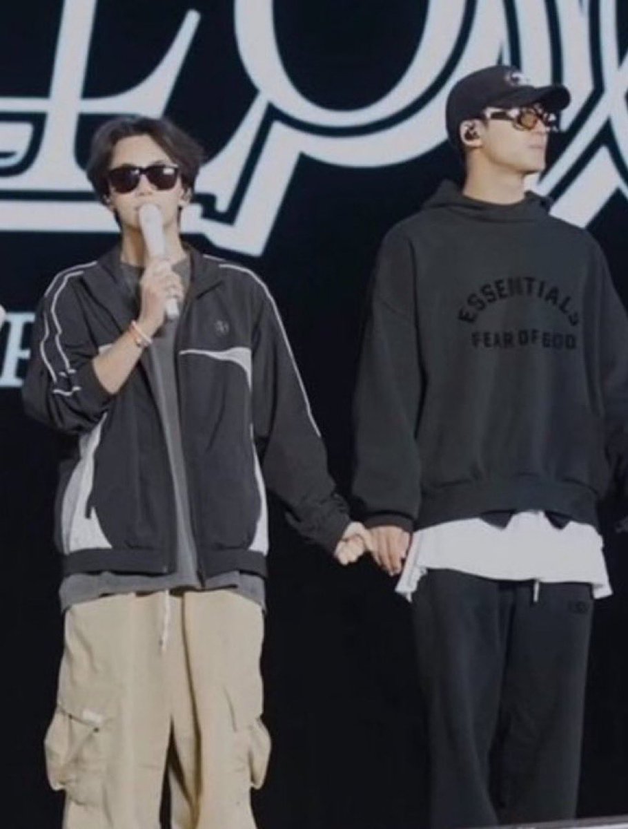 점점 큰 걸 들고 다니죠?