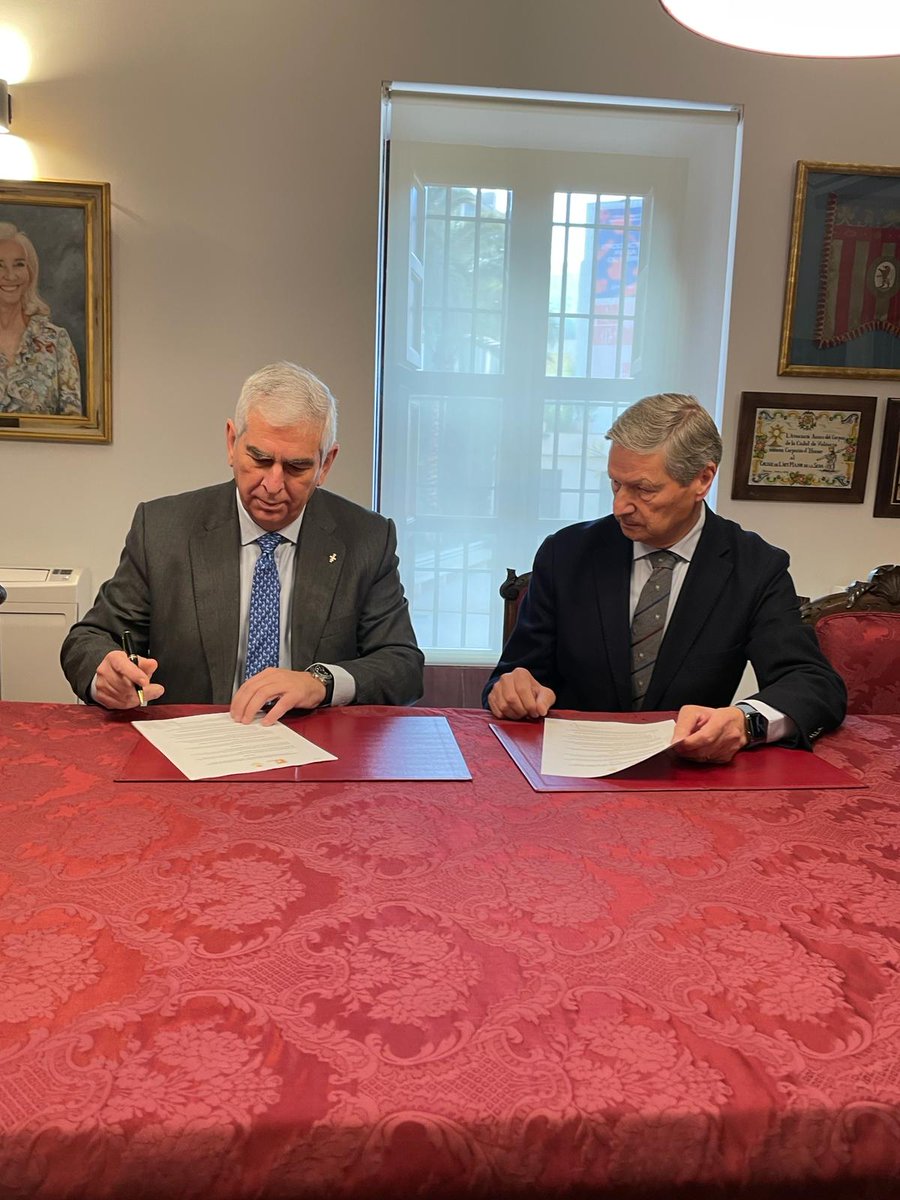 rfabricatapices's tweet photo. Firmamos convenio de colaboración con @MuseoSeda para proteger y divulgar un patrimonio textil único. Entre otras acciones, llevaremos a cabo proyectos de investigación y una gran exposición.
https://t.co/JCzt9chY77
#realfabricadetapices #visitasmuseo #exposicionesenvalencia https://t.co/xATwa7fPZX