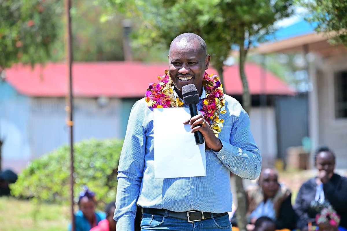 HonKomingoi's tweet photo. I visited Sosit Day Secondary school to handover a bursary cheque worth 635,000 .  This entails one year scholarship for forty form ones worth ksh 500,000 as promised and other students who applied for the bursary in the financial year 2023/ 2024.
#KaziKwaMpango https://t.co/11RUIuGbWl