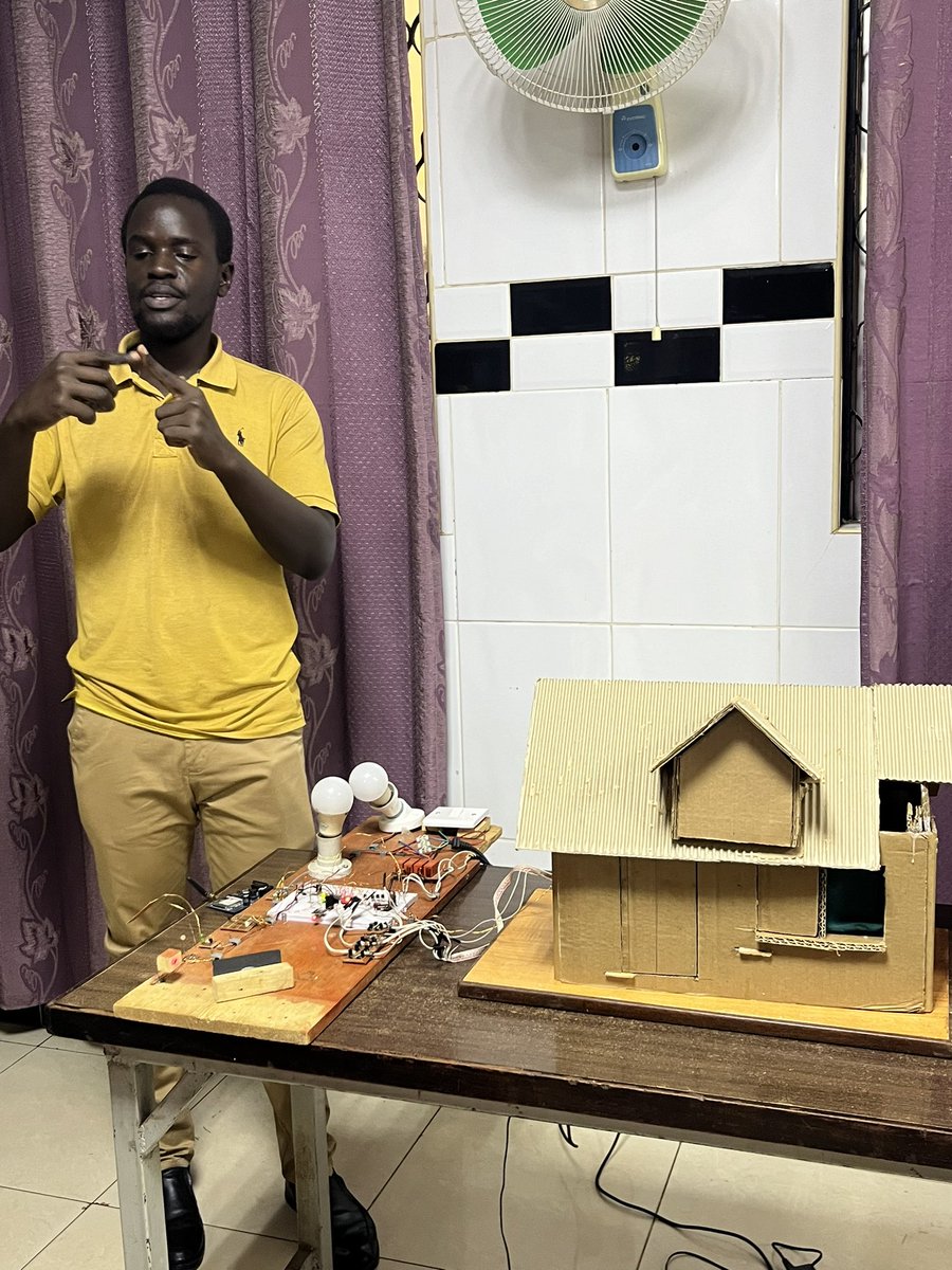 Meet Ogenrwot Harmony, a 25 year old Electrical Engineer passionate about electronics  engineering. Today he was guest speaker  at R.C. Gulu City on automated home security,  using lasers to ‘fence’ their homes as well as automate doors and windows using artificial intelligence.