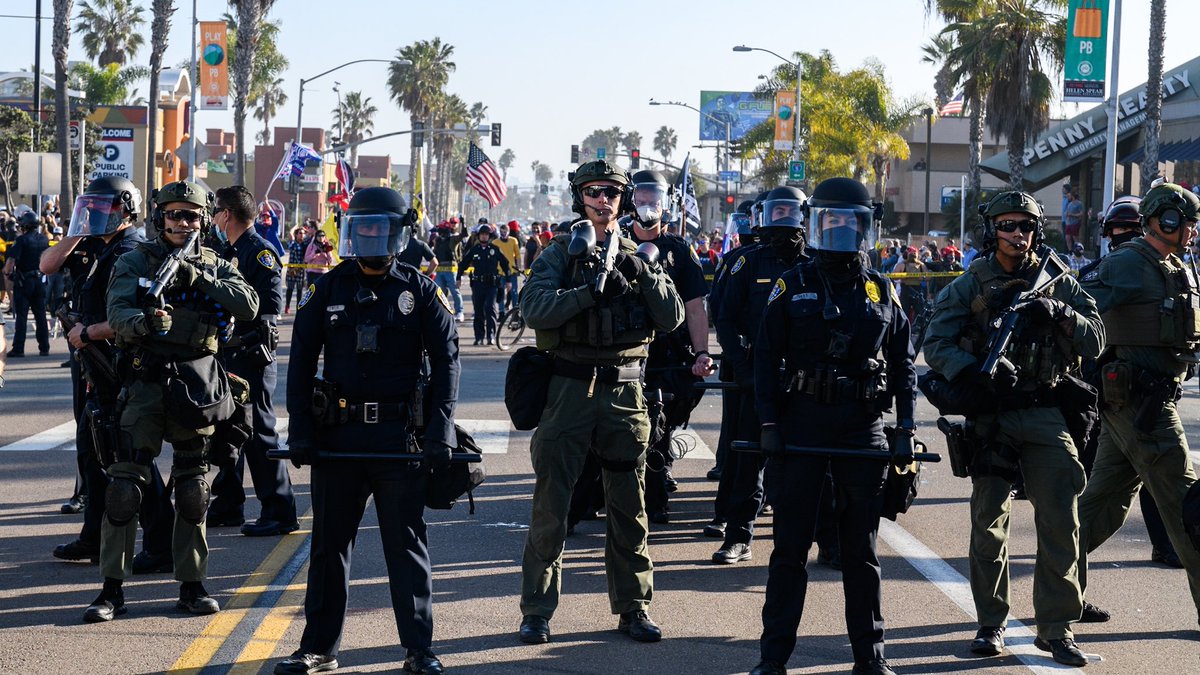 A skinhead pulled a knife on a few of us that day. A group of Proud Boys jumped a Black man in an alleyway. Cops fired less-lethals at only one side, can you guess which one?! Right now the DA is charging *only* antifascists for what happened that day.