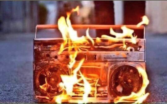 Jamani_Khanyi's tweet photo. I’ve been streaming #Deeper song by Lady Zamar since morning 🔥❤️💃🏾🥺.

Dope song 🎶 

Stream here: https://t.co/n9WwPGb6p3 https://t.co/i1lNZUPjhN
