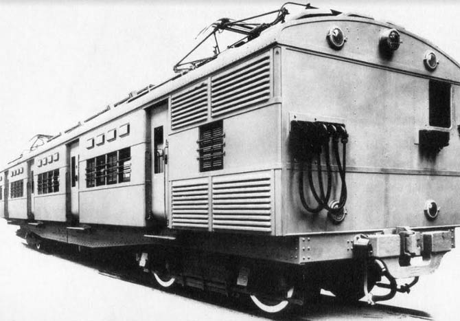 rajtoday's tweet photo. 99 Years of Indian Railway electrification! With a crackle and sparkle of the diamond pantograph, it was on 3 Feb 1925 that India's first electric train had run between the then Bombay VT (now Mumbai CSMT) & Coorla (now Kurla) via the harbour line. #OTD Today, hi-end electric train set #VandeBharat class of trains effortlessly cover the steepest mountains without banker engines as we move ahead towards 100 pc electrification of Indian Railways.