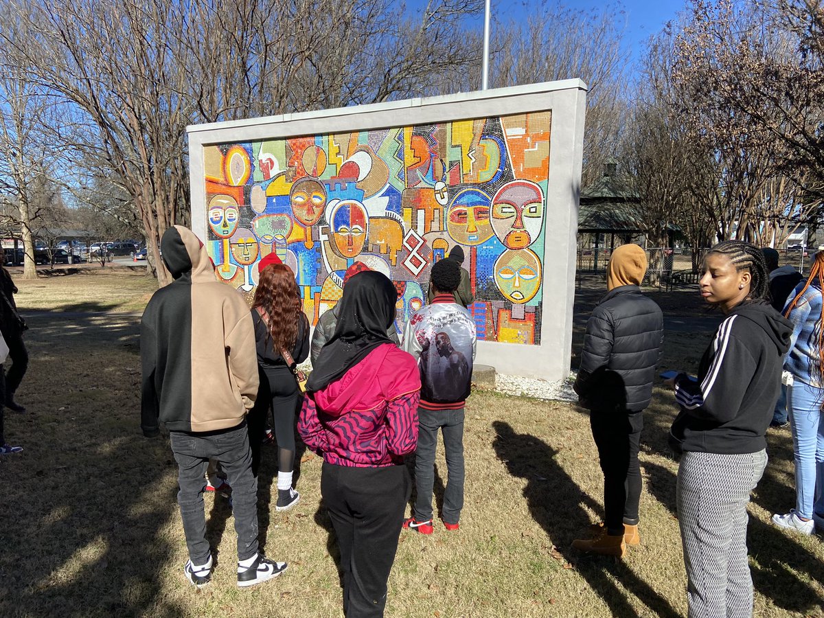 D.M. Therrell HS Art Teacher tweet media