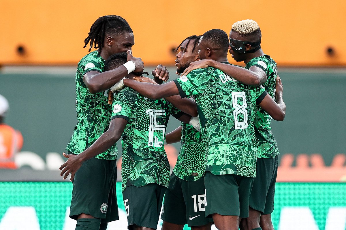 𝐐𝐔𝐀𝐋𝐈𝐅𝐈𝐄𝐃! ✅

🇳🇬 The Super Eagles put their feet into the semi-finals! ✨

#TotalEnergiesAFCON2023   

Photo: Nigeria's forward #18 Ademola Lookman (C) celebrates scoring his team's first goal with teammates during the Africa Cup of Nations (CAN) 2024 quarter-final