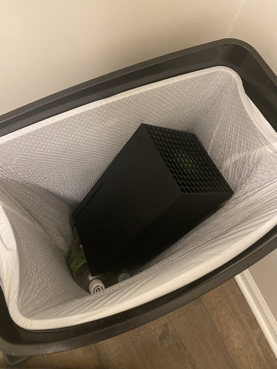 xshitboxdestroy's tweet photo. @MariusPsBanner @badbackhand62 @AnaAnsan3 @bossshawnX @Colteastwood @flintdawg8208 @JAAY_ROCK_ @SnapBlastPLAY @PeterOvo5 For you here is tweet
Immediately after that state of play. I have absolutely no need for this trash anymore. #Xbox #PlayStation #Nintendo #StateofPlay https://t.co/Jbx74kB6SG