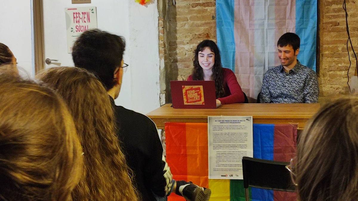 🏳️‍⚧️ Combatre la transfòbia no és cap delicte!

Som al <a href="/cp_linaodena/">Casal Popular Lina Òdena</a> a la presentació de <a href="/alpuntdemira_/">AlPuntDeMira</a> ✊🏽