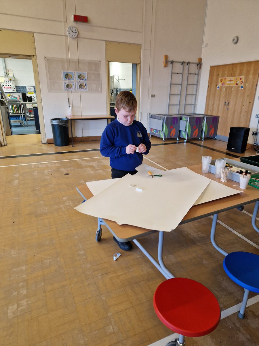 Some more pics from last week's Fun club session where we made marble runs, fantastic problem solving @MissKJonesYMG @MissWilliamsYMG @YsgolMaesglas