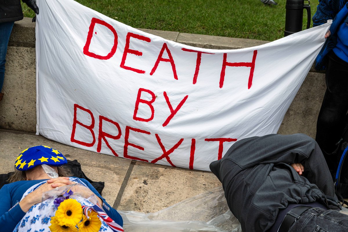 WendyNowak's tweet photo. @kiasazand This is LIFE-THREATENING!!! #RejoinEMA #DeathByBrexit #BrexitMedShortages https://t.co/ElmNO8mKwN