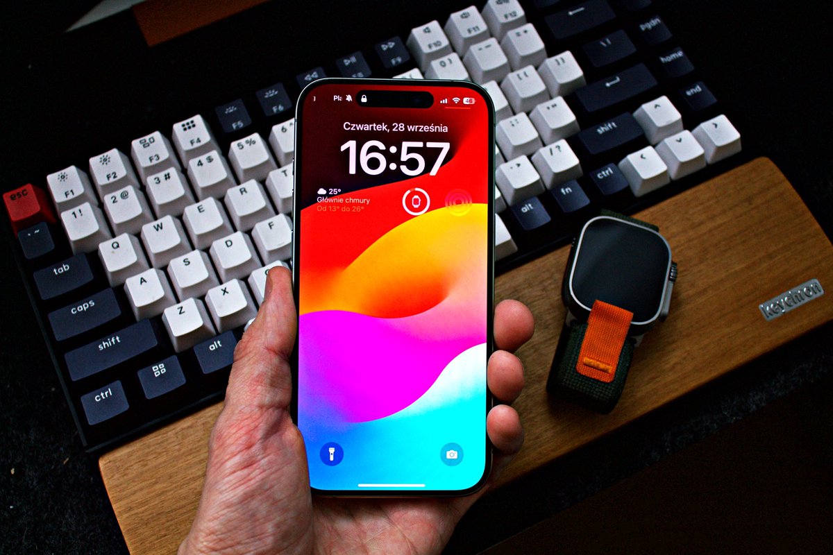 TomekC89's tweet photo. Prawdopodobnie będzie na sprzedaż :) 
iPhone 15 Pro 
Naturalny Tytan, 
256GB, 
stan idealny
Kondycja baterii 99%
Cena 5300 zł 
Proszę o RT ;) https://t.co/gFqreIzM44