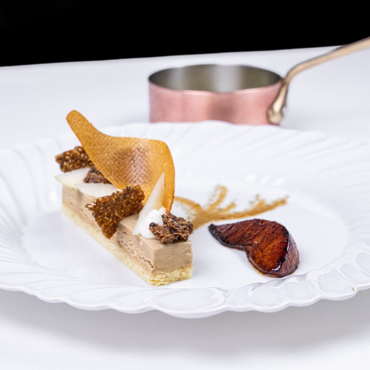guysavoy's tweet photo. L’hiver avec le sapin, le café et la poire.
Winter coffee and pear with flavours of pine.
#guysavoy #guysavoyparis #hiver #winter #sapin #firtree #cafe #café #poire #pear #glace #icecream #dessert #patisserie #pâtisserie #pastry #restaurant #restaurants #artdevivre #artdevivrealafrancaise #frenchartdevivre #cuisine #cuisinefrancaise #cuisinefrançaise #gastronomie #gastronomiefrancaise #gastronomiefrançaise #food #paris