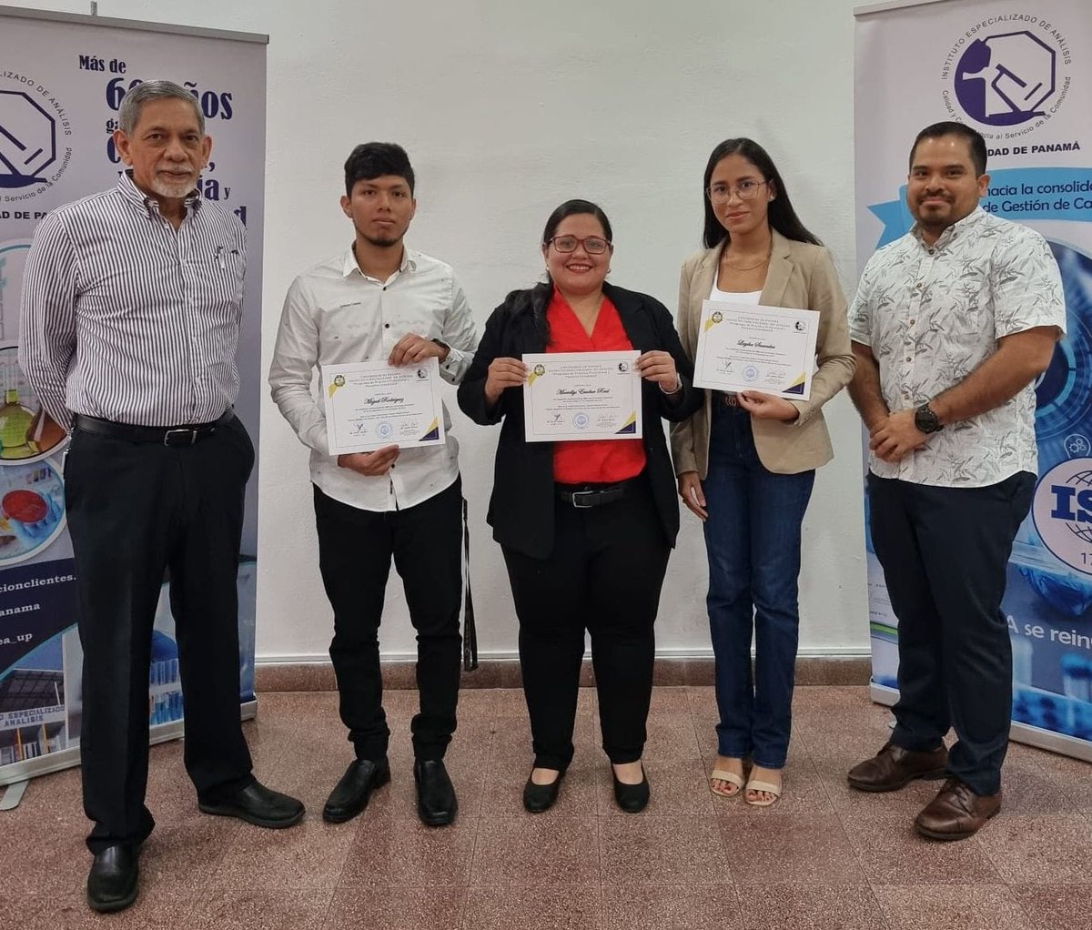 IEA_UP's tweet photo. Estudiantes de la Facultad de Farmacia de la (UP) sustentaron su informe final en base a su participación y desempeño en cada una de las áreas que componen el (IEA), esto como parte de su práctica profesional.

Felicidades y buena suerte a todos. https://t.co/QZpTDnOij3