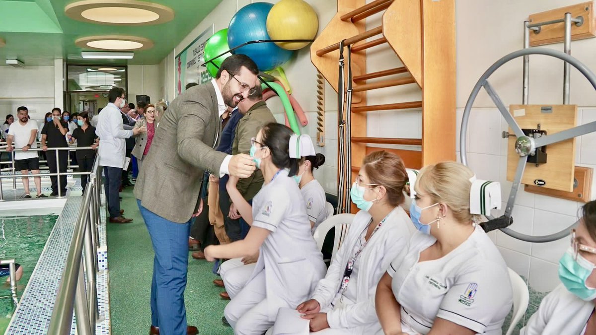 FranklinRojasT's tweet photo. ¡La recuperación de nuestros pacientes precisa una atención integral e infraestructura de calidad! 🏥

Luego de cinco años, hoy volvimos a abrir las puertas de la piscina de la Unidad de Terapia Física y Rehabilitación del @IESSHJCA, como parte de los programas terapéuticos. 🏊 https://t.co/5DCCsJVmrG