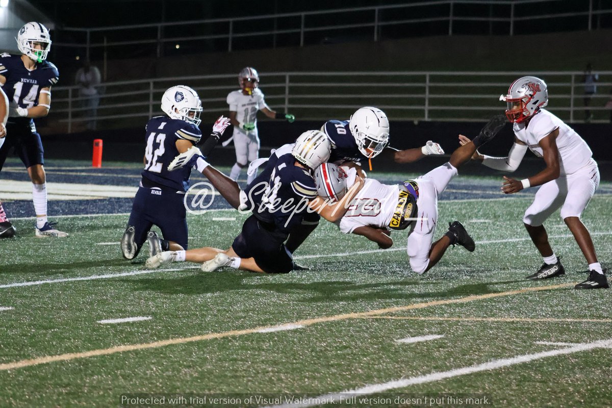 gavinbowen2027's tweet photo. #51 has lettered for Varsity Football as a freshmen. Great things to come ! Cougars Hunt https://t.co/9E7gYRXb41