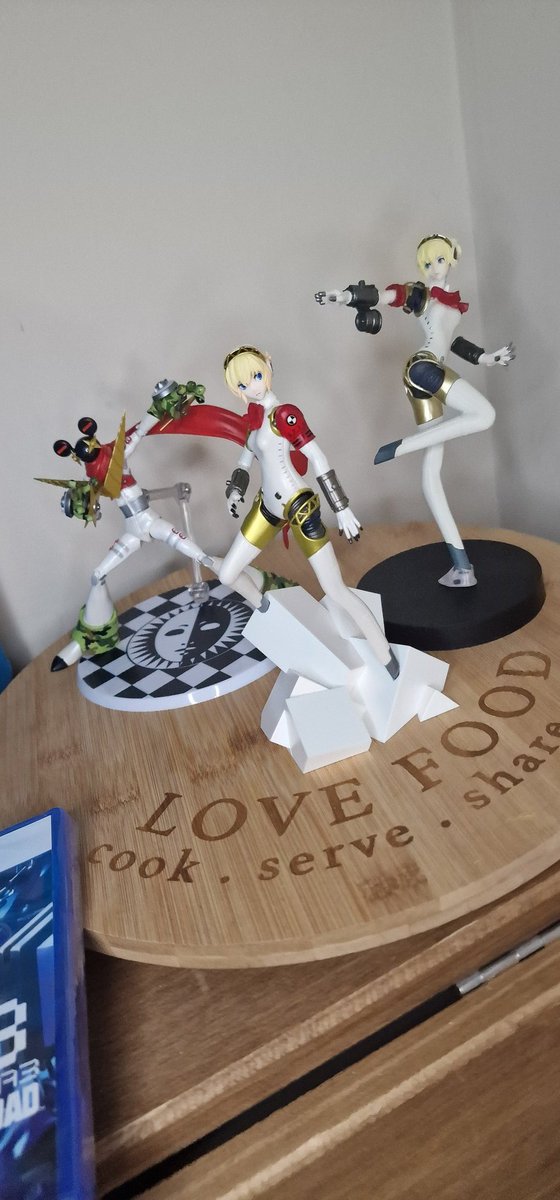 gunstar2006's tweet photo. Persona 3 Reload Aigis Edition Unboxing up on YouTube Check it out
https://t.co/0MicW1gfzX

 #P3R #Persona #Atlus #Sega #Unboxing #Figure #AigisEdition https://t.co/44Io1gbvKm