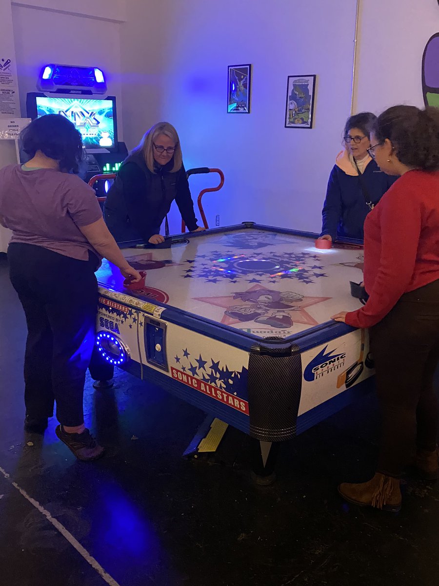 VanessaToner's tweet photo. Thank you Spinners Pinball Arcade for hosting @fcpsSUCCESS Team Toner and Team Meredith!!! What a fun Mission Friday!!! #fcpssuccess #spinnerspinballarcade #fcpstogether https://t.co/zVBReBoUBt