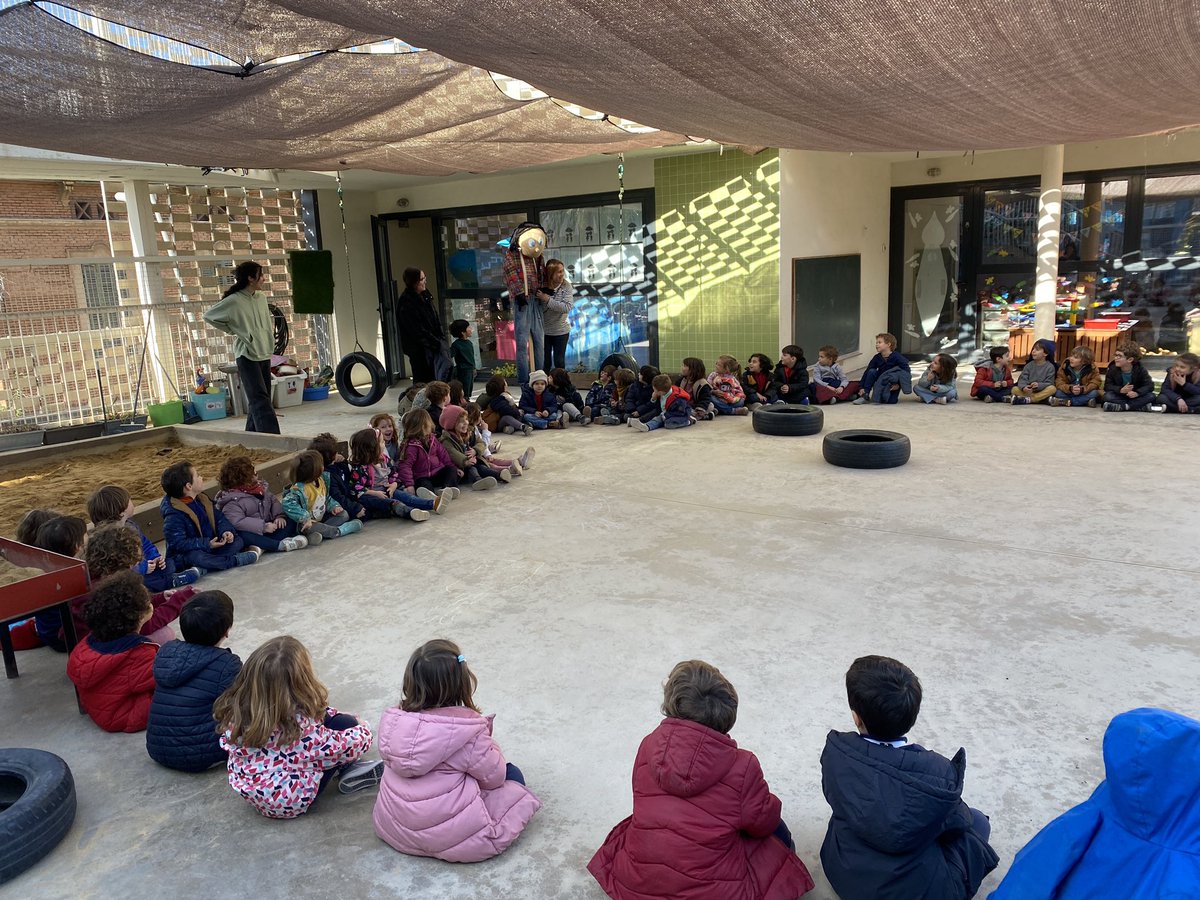 El Carnestoltes ja ha arribat a a Virolai Petit. Tots els nens I nenes estan emocionats. Ja tenim el primer manament! Dilluns comença la setmana més boja de l’any! <a href="/EscolaVirolai/">Escola Virolai</a>