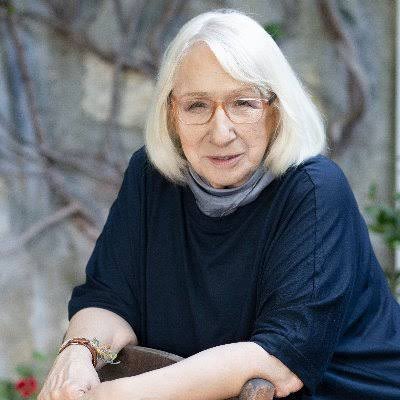 Alev Alatlı Hanımefendi'ye, Allah’tan rahmet, yakınlarına ve milletimize başsağlığı diliyorum.