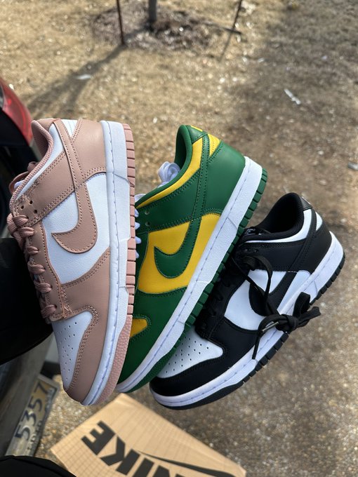 Dunk lovers which one ? https://t.co/QjfsBRjRdh<a href="/tag/menphis"class="tags"><span>#menphis</span></a><a href="/tag/ftosett"class="tags"><span>#ftosett</span></a><a href="/tag/murderandlove"class="tags"><span>#murderandlove</span></a><a href="/tag/shoeplugg"class="tags"><span>#shoeplugg</span></a>