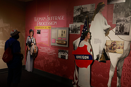 ConstitutionCtr's tweet photo. Join an #NCCed museum educator for a virtual, live guided tour of our exhibit #HowWomenWonTheVote highlighting how African American women transformed constitutional history. #BlackHistoryMonth 

Register for Feb. 6 at Noon ET: https://t.co/H1PKsLFW5o https://t.co/1xQBjPlEkB