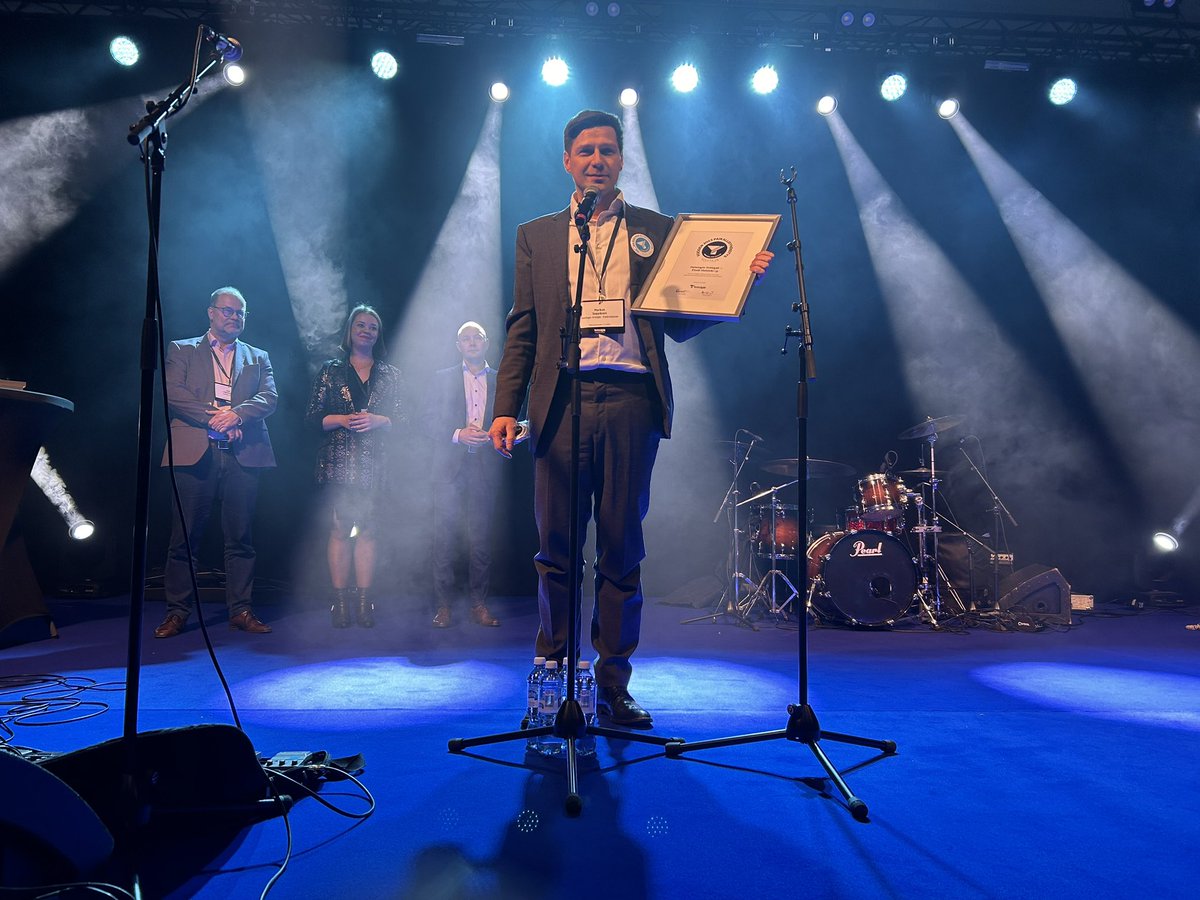 Vuoden paikallisyhdistykseksi kategoriassa yli 500 jäsentä on valittu Helsingin Yrittäjät, Etelä-Helsinki. Lämpimästi onnea ✨✨✨ #vf2024 #yrittäjät