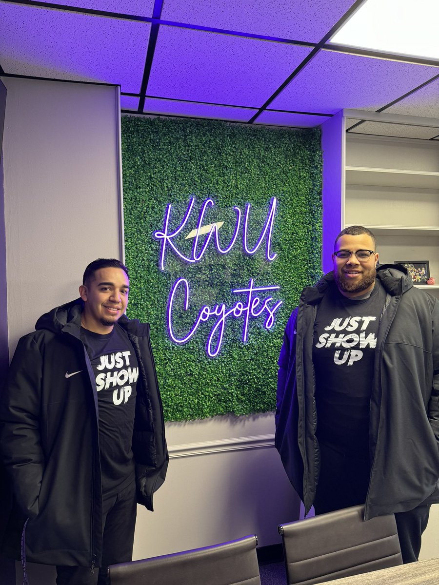 BeBetterBeDiff's tweet photo. JUST SHOW UP!

Shout out to the Next Level program at @kwucoyotes for the impact they are making working with underrepresented males in their community.

@BridgetWeiser @PhilBeckner 

Amazing work to provide the tools and leadership they need to excel.

#Better #Different https://t.co/nLbEFCBDG8